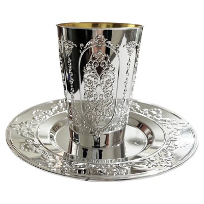 גביע יין עם תחתית